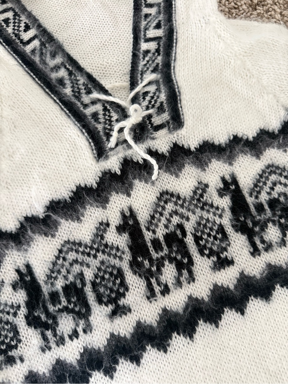 100% Peruvian Alpaca Women’s Boho Hooded Fringe Sweater - Picture 2 of 9